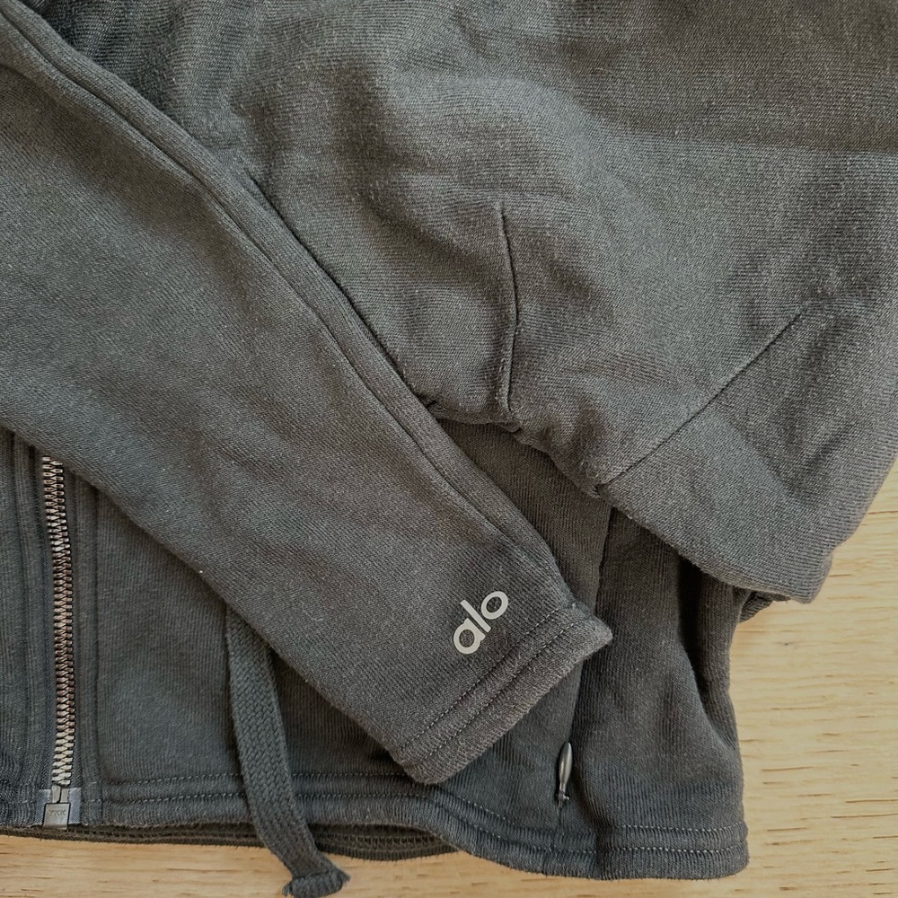 ALO Yoga Gray Cropped Zip-Up Hoodie - Picture 2 of 5
